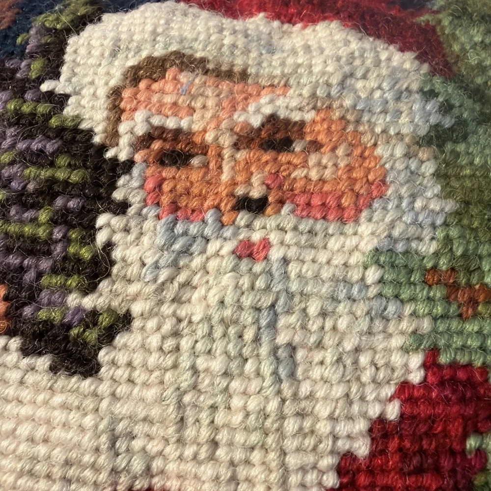Vtg‎ Santa Christmas Needlepoint Pillow 10x10